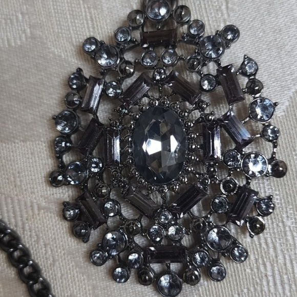 ANN TAYLOR Vintage Silver Tone Victorian Pendant Necklace - Picture 6 of 8